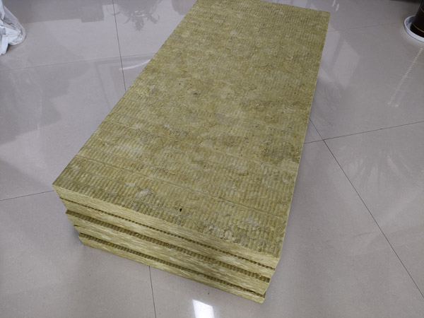 關(guān)于巖棉板的產(chǎn)品優(yōu)勢特點和應(yīng)用領(lǐng)域。